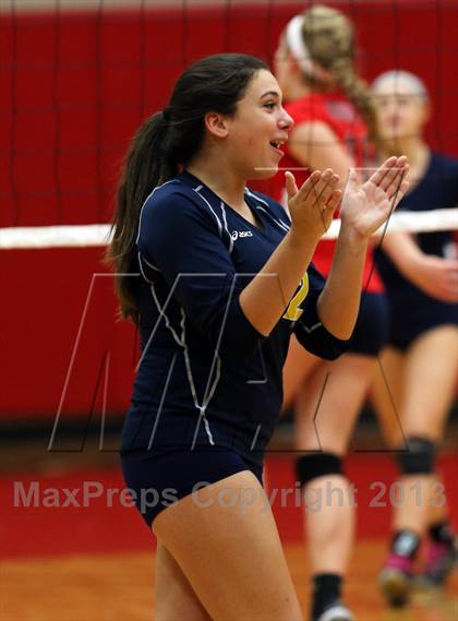 Thumbnail 3 in FR: Boyd vs. McKinney photogallery.