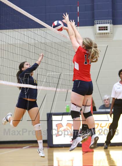 Thumbnail 1 in FR: Boyd vs. McKinney photogallery.