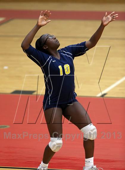 Thumbnail 3 in FR: Boyd vs. McKinney photogallery.