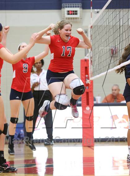 Thumbnail 3 in FR: Boyd vs. McKinney photogallery.