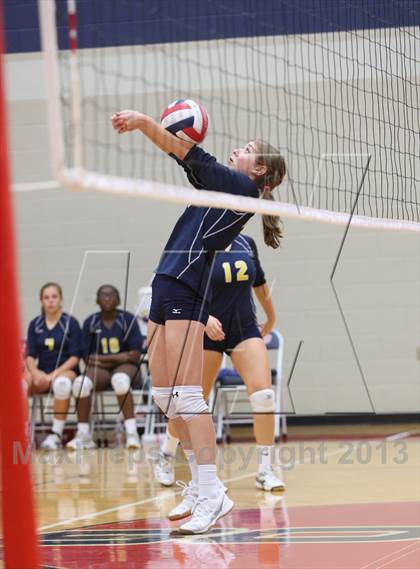 Thumbnail 3 in FR: Boyd vs. McKinney photogallery.