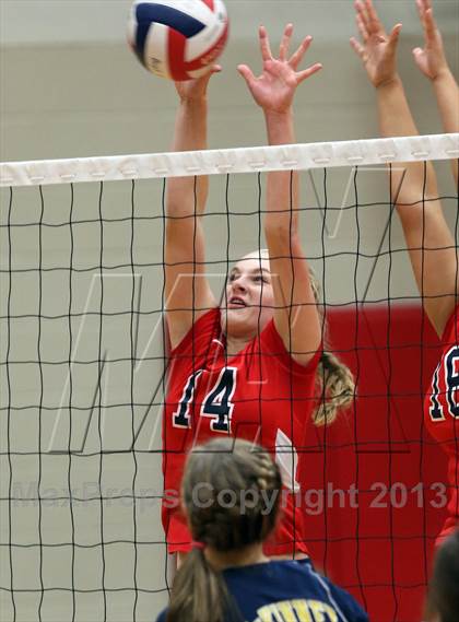 Thumbnail 1 in FR: Boyd vs. McKinney photogallery.