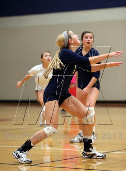 Thumbnail 1 in FR: Boyd vs. McKinney photogallery.