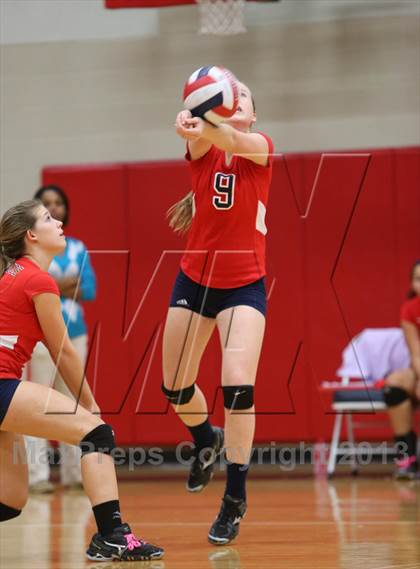 Thumbnail 1 in FR: Boyd vs. McKinney photogallery.