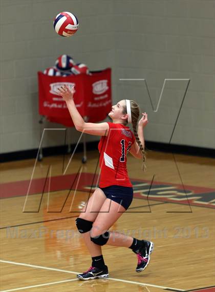 Thumbnail 3 in FR: Boyd vs. McKinney photogallery.