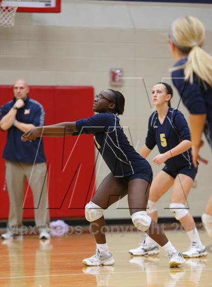 Thumbnail 1 in FR: Boyd vs. McKinney photogallery.