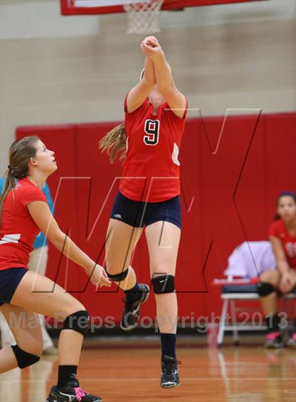 Thumbnail 2 in FR: Boyd vs. McKinney photogallery.