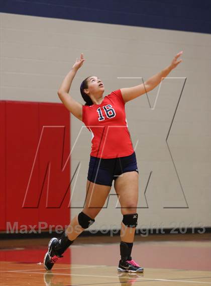 Thumbnail 2 in FR: Boyd vs. McKinney photogallery.