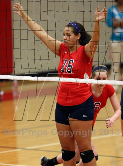 Thumbnail 1 in FR: Boyd vs. McKinney photogallery.