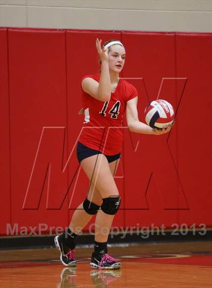 Thumbnail 3 in FR: Boyd vs. McKinney photogallery.