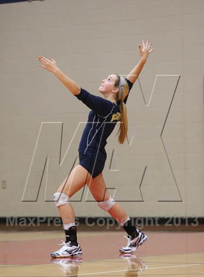 Thumbnail 2 in FR: Boyd vs. McKinney photogallery.