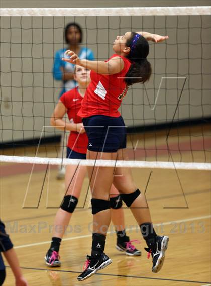 Thumbnail 2 in FR: Boyd vs. McKinney photogallery.