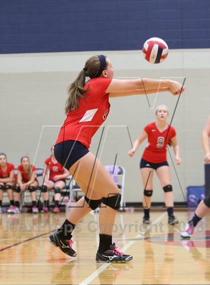 Thumbnail 2 in FR: Boyd vs. McKinney photogallery.