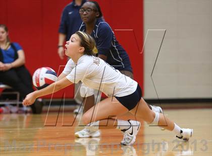 Thumbnail 3 in FR: Boyd vs. McKinney photogallery.