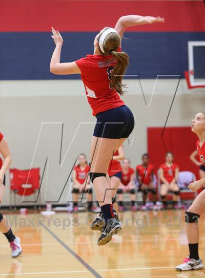 Thumbnail 3 in FR: Boyd vs. McKinney photogallery.