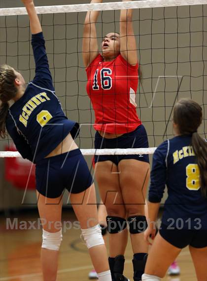 Thumbnail 1 in FR: Boyd vs. McKinney photogallery.