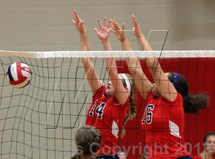 Thumbnail 2 in FR: Boyd vs. McKinney photogallery.