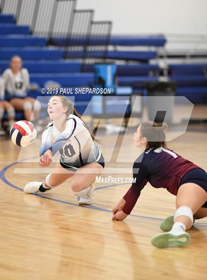 Thumbnail 3 in Fairview vs. Dakota Ridge (CHSAA 5A Regional Playoff) photogallery.