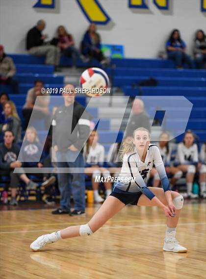 Thumbnail 3 in Fairview vs. Dakota Ridge (CHSAA 5A Regional Playoff) photogallery.