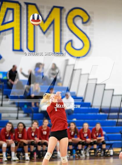 Thumbnail 3 in Fairview vs. Dakota Ridge (CHSAA 5A Regional Playoff) photogallery.