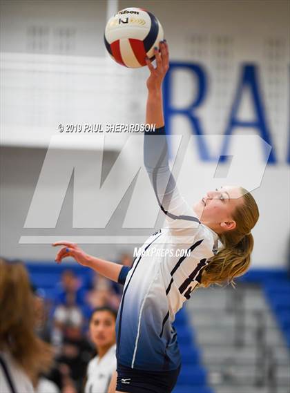 Thumbnail 3 in Fairview vs. Dakota Ridge (CHSAA 5A Regional Playoff) photogallery.
