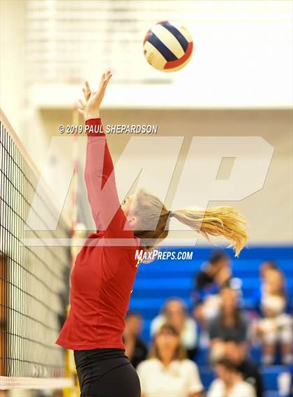Thumbnail 3 in Fairview vs. Dakota Ridge (CHSAA 5A Regional Playoff) photogallery.