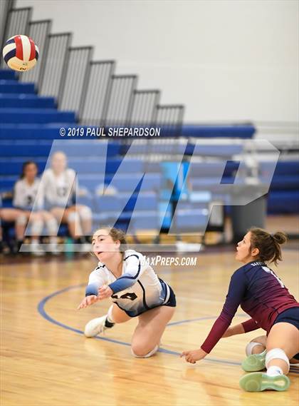Thumbnail 2 in Fairview vs. Dakota Ridge (CHSAA 5A Regional Playoff) photogallery.