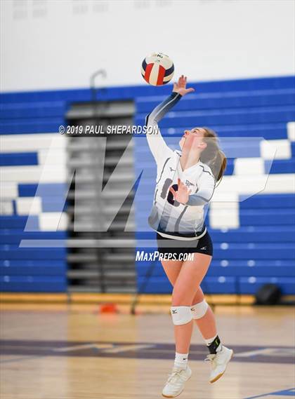 Thumbnail 3 in Fairview vs. Dakota Ridge (CHSAA 5A Regional Playoff) photogallery.