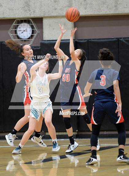 Thumbnail 1 in Beckman @ Aliso Niguel photogallery.
