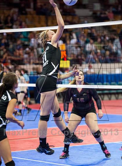 Thumbnail 1 in Ponderosa vs. Pueblo West (CHSAA 4A Pool 2) photogallery.