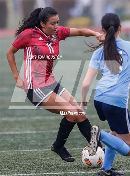 Thumbnail 3 in Glendora vs. Walnut photogallery.