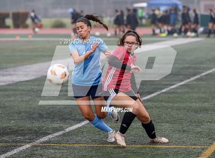 Thumbnail 1 in Glendora vs. Walnut photogallery.