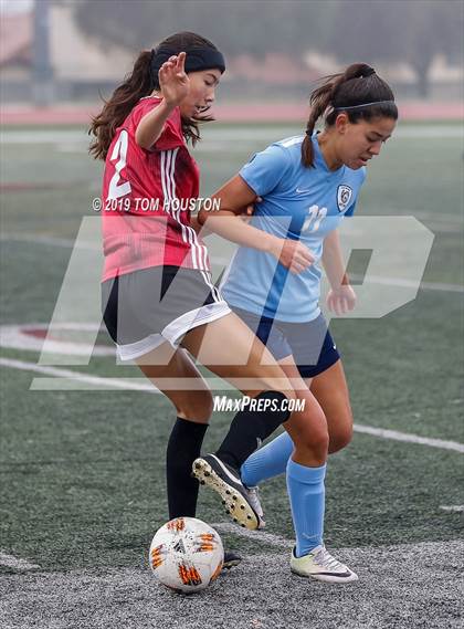 Thumbnail 3 in Glendora vs. Walnut photogallery.