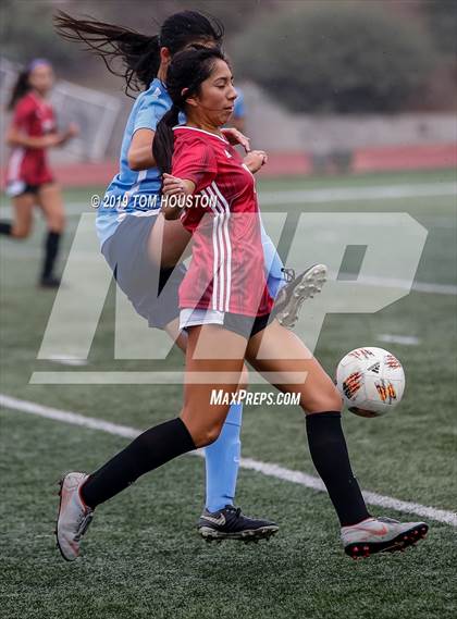 Thumbnail 3 in Glendora vs. Walnut photogallery.