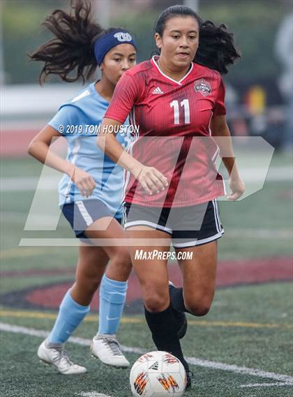 Thumbnail 2 in Glendora vs. Walnut photogallery.
