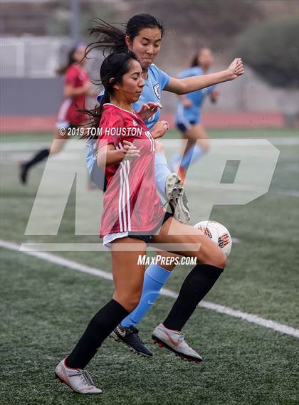 Thumbnail 2 in Glendora vs. Walnut photogallery.