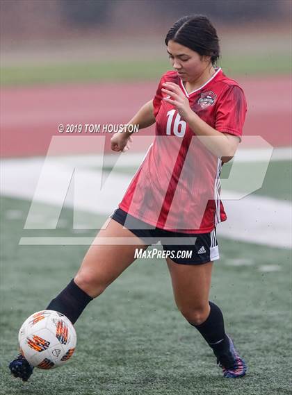 Thumbnail 3 in Glendora vs. Walnut photogallery.