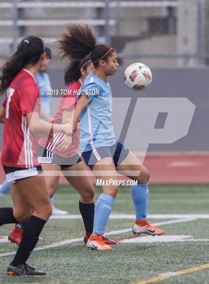 Thumbnail 3 in Glendora vs. Walnut photogallery.