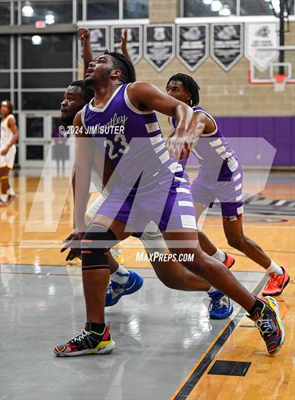 Thumbnail 1 in La Vega vs Wheatley (UIL 4A Reg III Quarterfinal) photogallery.