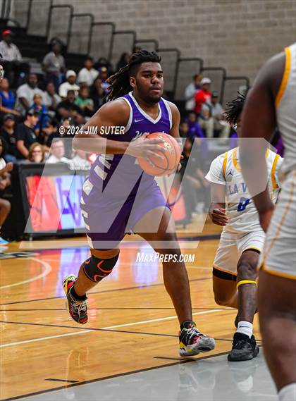 Thumbnail 2 in La Vega vs Wheatley (UIL 4A Reg III Quarterfinal) photogallery.