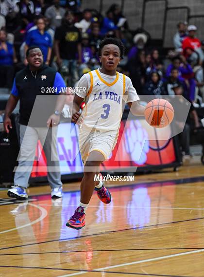 Thumbnail 1 in La Vega vs Wheatley (UIL 4A Reg III Quarterfinal) photogallery.