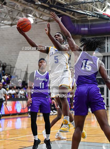 Thumbnail 2 in La Vega vs Wheatley (UIL 4A Reg III Quarterfinal) photogallery.