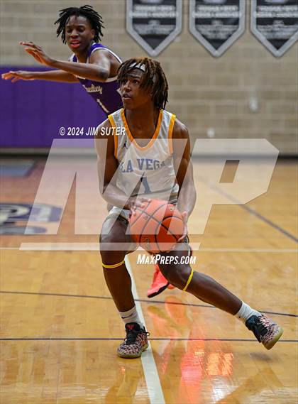 Thumbnail 3 in La Vega vs Wheatley (UIL 4A Reg III Quarterfinal) photogallery.