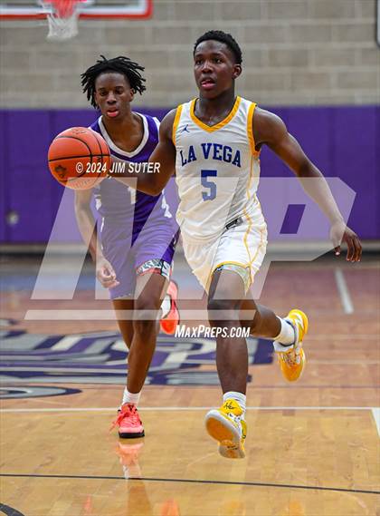 Thumbnail 1 in La Vega vs Wheatley (UIL 4A Reg III Quarterfinal) photogallery.