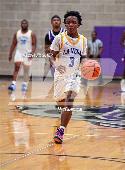 Thumbnail 3 in La Vega vs Wheatley (UIL 4A Reg III Quarterfinal) photogallery.