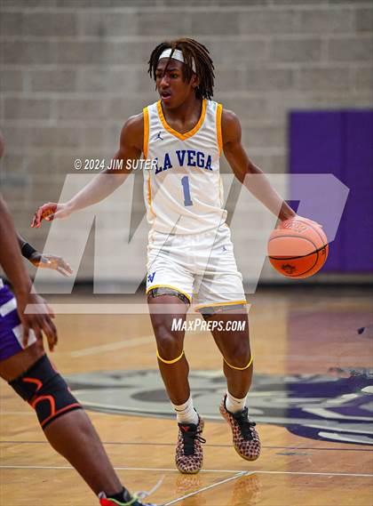 Thumbnail 3 in La Vega vs Wheatley (UIL 4A Reg III Quarterfinal) photogallery.