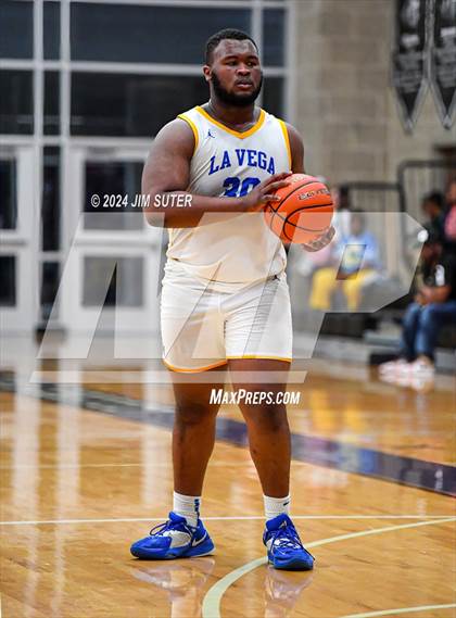 Thumbnail 1 in La Vega vs Wheatley (UIL 4A Reg III Quarterfinal) photogallery.