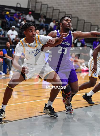 Thumbnail 2 in La Vega vs Wheatley (UIL 4A Reg III Quarterfinal) photogallery.