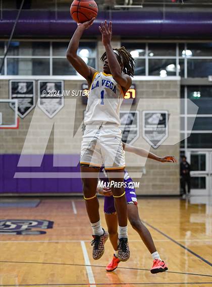 Thumbnail 2 in La Vega vs Wheatley (UIL 4A Reg III Quarterfinal) photogallery.