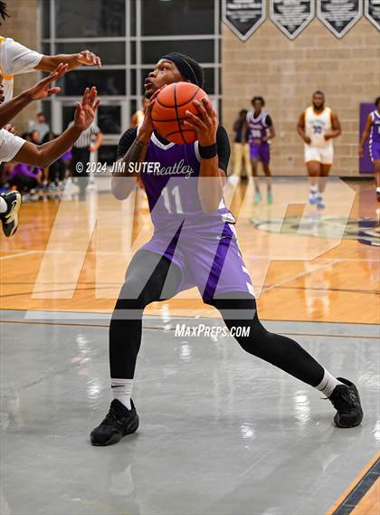 Thumbnail 1 in La Vega vs Wheatley (UIL 4A Reg III Quarterfinal) photogallery.